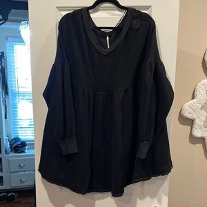 Black Women’s Relaxed V-Neck Long Sleeve Top